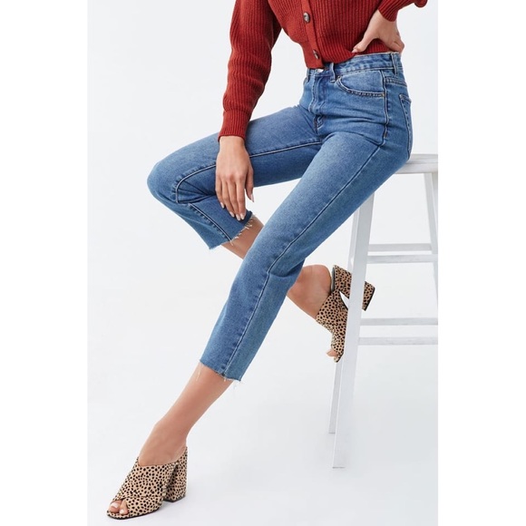 Frayed Capri Jeans Medium Wash Denim - Picture 2 of 5